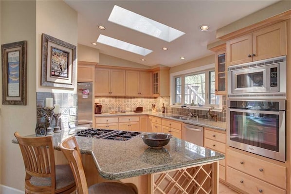 House, Multiple Beds, Hot Tub | Private kitchen