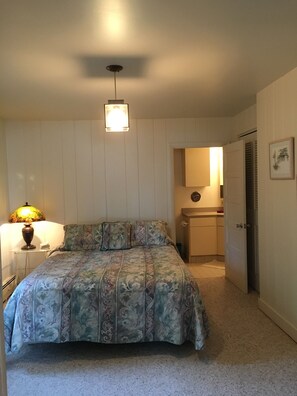 6 bedrooms, iron/ironing board, travel cot, free WiFi