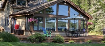 Northern Michigan Lakeside Family Retreat - sleeps 12