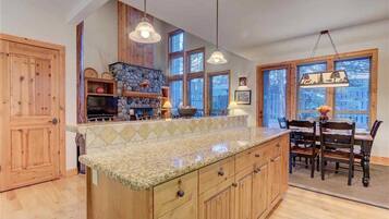 Cabin, Multiple Beds, Hot Tub | Private kitchen | Coffee/tea maker, fridge, microwave, oven