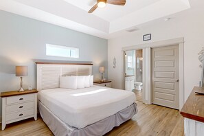 3 bedrooms, iron/ironing board, Internet, bed sheets