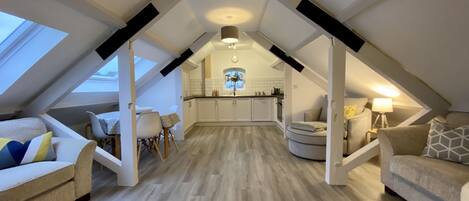 Apartment, Ensuite | Interior
