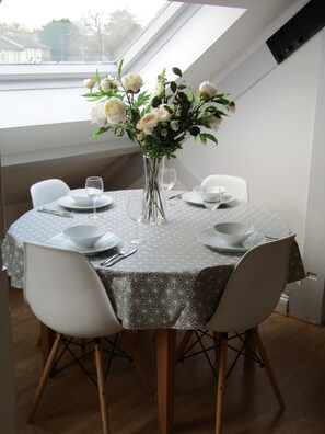 Apartment, Ensuite | Interior - Nera Stay (Leighton Buzzard)