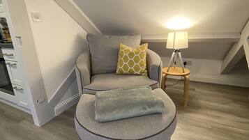 Apartment, Ensuite | Lounge