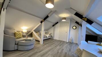 Apartment, Ensuite | Interior