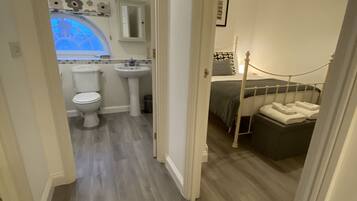 Apartemen, ensuite | Interior