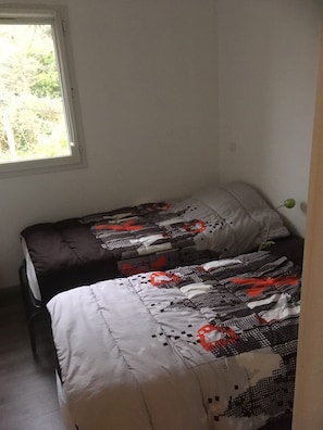 2 bedrooms, WiFi, bed sheets