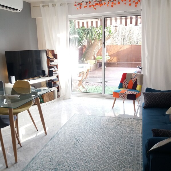 TV, DVD player, stereo