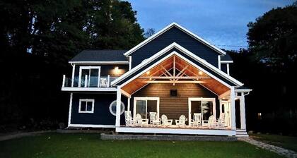 Valtava näkymä Michigan-järvelle - ranta on vain muutaman askeleen päässä - kävele kanavan kautta kaupunkiin