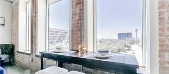 Luxury Downtown Dallas Stay by Amyfinehouse