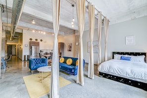 Royal Apartment, 2 Bedrooms, Kitchen, City View | 2 bedrooms, premium bedding, down comforters, pillowtop beds