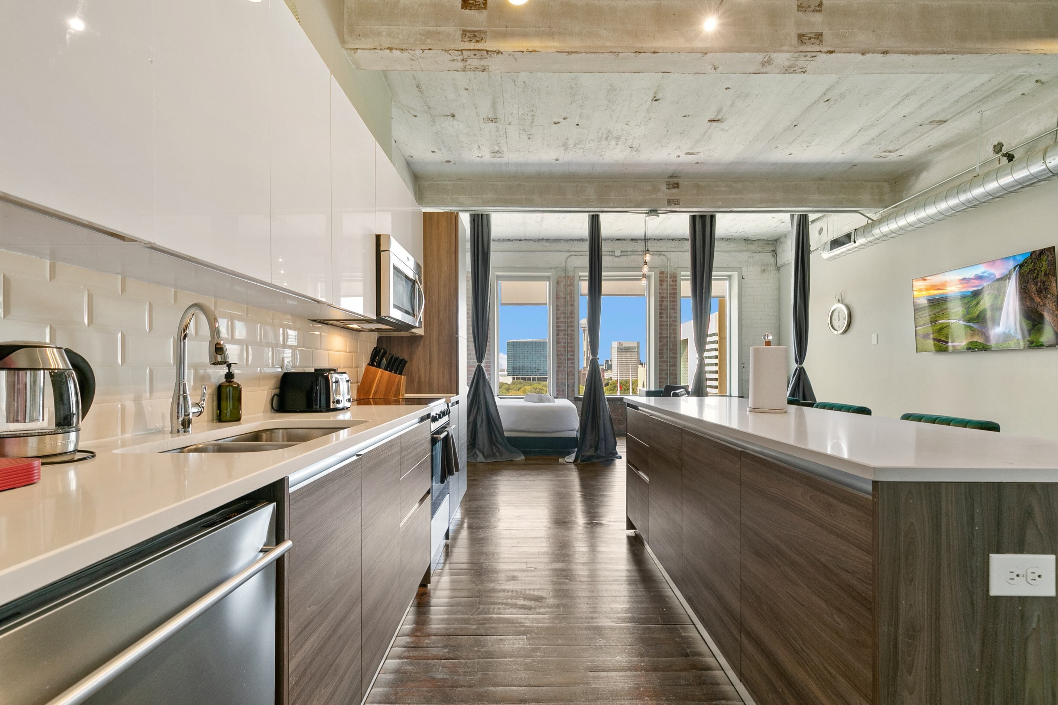 大型冰箱、微波爐、烤箱、爐台