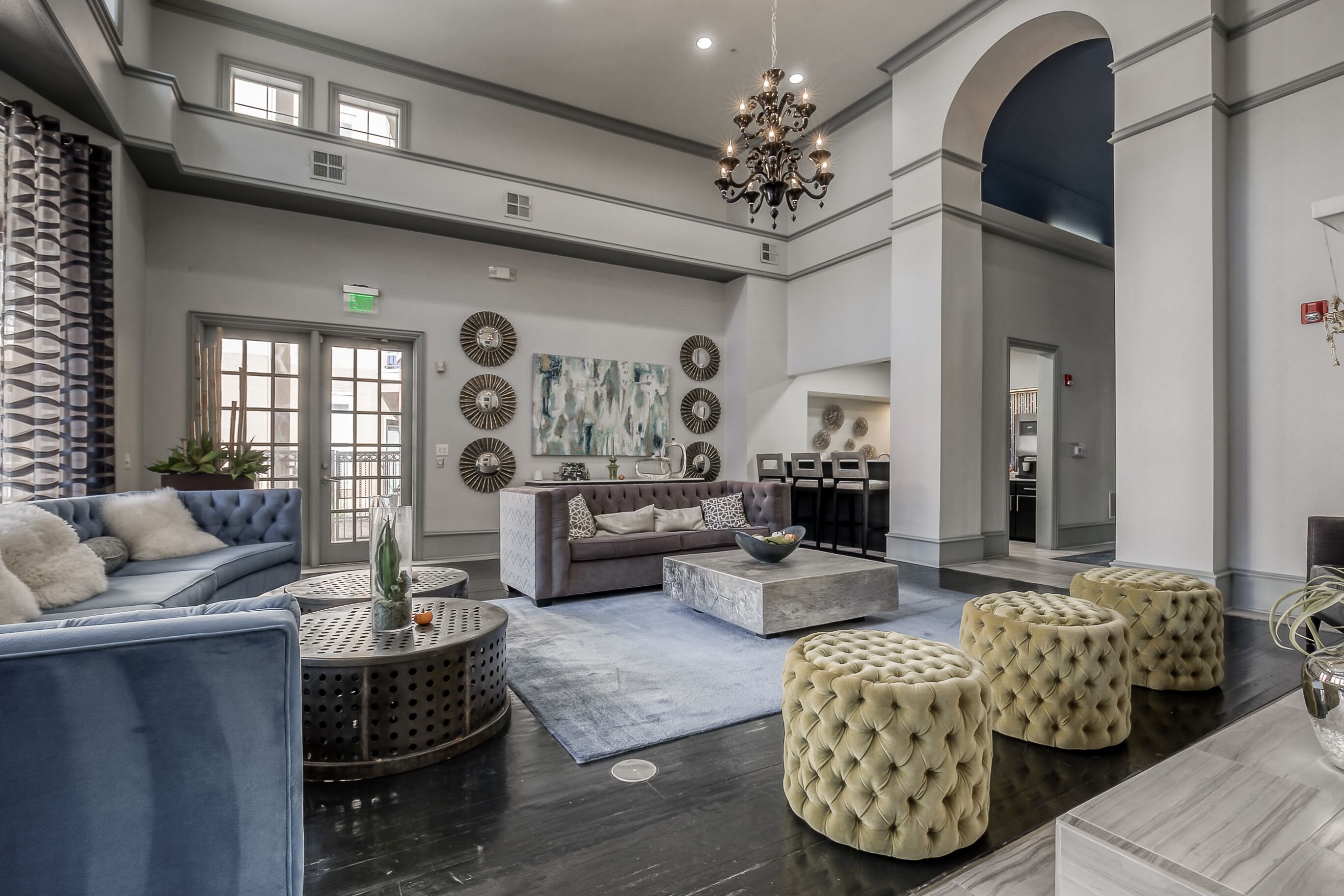 Área de estar no saguão