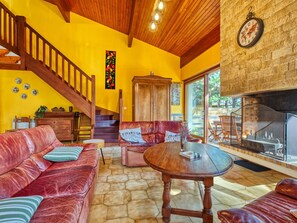 TV, fireplace - Wonderful private villa for 7 guests with WIFI, TV and balcony (Le Moutchic)