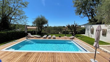 Piscine extérieure, piscine chauffée