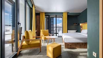 Meja kerja, kedap suara, Internet kabel gratis, dan seprai linen