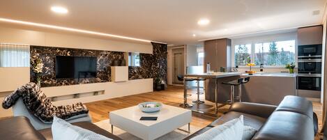 Suite (Penthouse) | Living area | Flat-screen TV