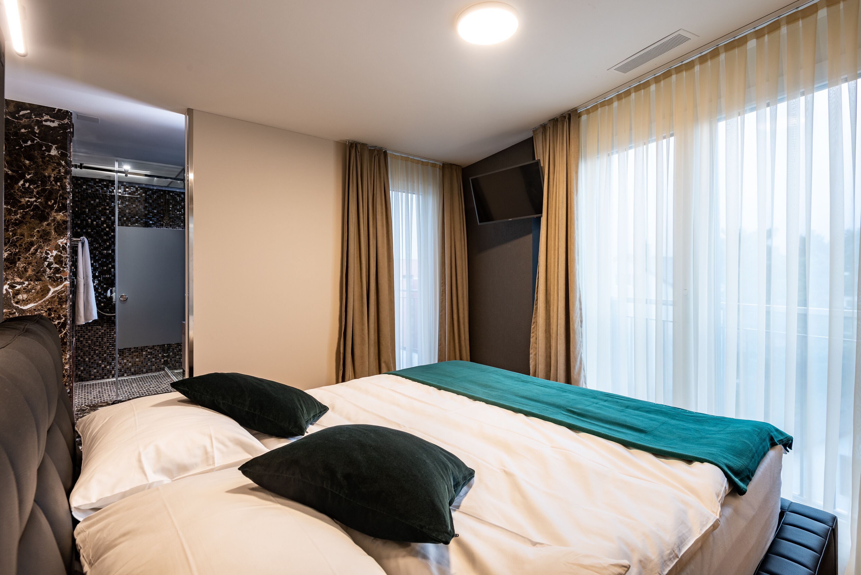 suite (penthouse) | 1 bedroom, minibar, in-room safe, desk