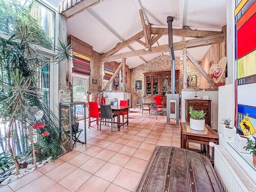 Alleinstehendes Ferienhaus mit Klimaanlage, privatem Pool,  W-LAN, TV, Terrasse, Haustiere erlaubt