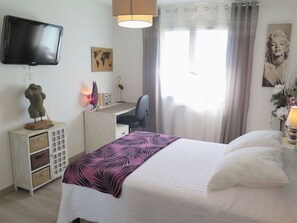 2 chambres, fer et planche à repasser, lit parapluie, Wi-Fi gratuit