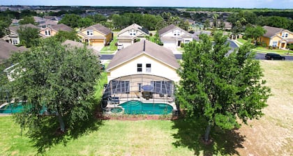 Deluxe family home with game room, private pool spa, near Disney World - dogs OK