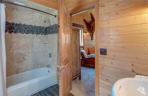 Cabin, 2 Queen Beds, Hot Tub, River View | Bathroom - The Pond (Bend)