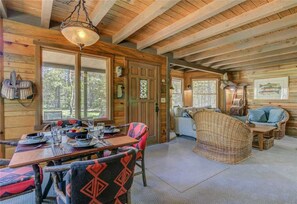 Cabaña, 2 camas Queen size, hidromasaje, vista al río | Ropa de cama 