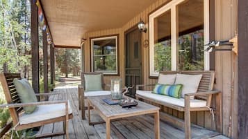 Cabin, 2 Queen Beds, Hot Tub, River View | Balcony