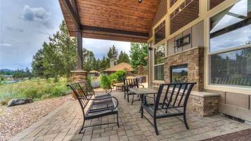 House, Multiple Beds, Hot Tub, River View | Balcony