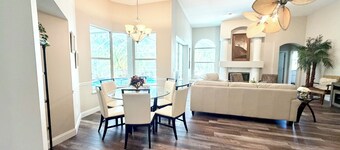 リバーヒルズリトリートウィズプライベートプール、4 Bd / 3 Ba、ニアブッシュガーデンズ、USF、モフィット