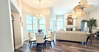 Retreat with Private Caged, Salt Water Pool, 4 Bd/3 Ba, Near Busch Gardens & USF