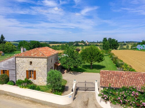 Maison de vacances privée avec climatisation, piscine privée, WIFI, TV, terrasse, animaux admis