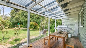 Outdoor dining - The Beach House Anglesea (Anglesea)