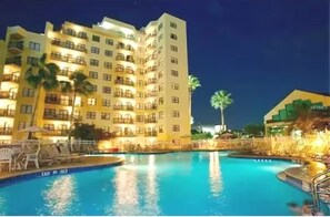 Indoor pool, outdoor pool - CLOSE TO UNIVERSAL and International drive, 2 bedroom king suite with parking (Orlando)