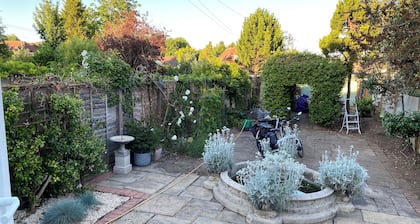 Fabulous house on the river Thames riverside, near Windsor, Heathrow and London