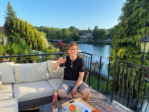 Fabulous Haus auf dem Fluss Themse Ufer, in der Nähe von Windsor und London