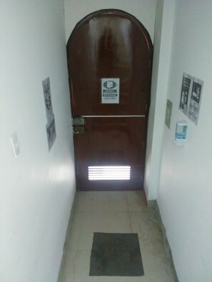 32-inch LED TV with cable channels, TV