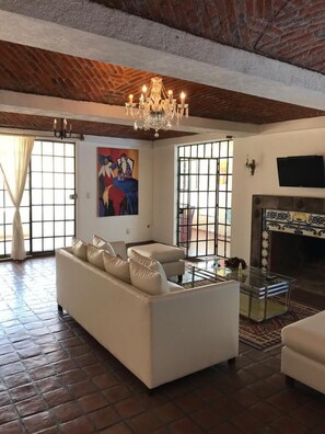 Apartment with Terrace | Wohnzimmer