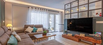 Elegant apartment ideal for families at 15min from Alhambra. 3 bathrooms, optional parking.