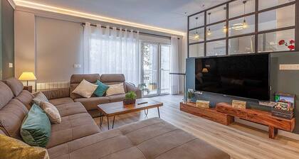 Elegant apartment ideal for families at 15min from Alhambra. 3 bathrooms, optional parking.