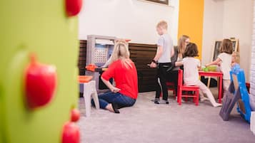 Área de juegos infantiles bajo techo