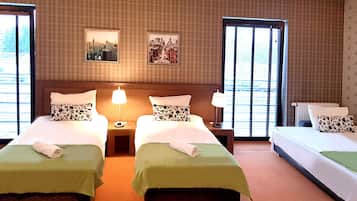 办公桌、笔记本电脑工作区、熨斗/熨板、免费 WiFi