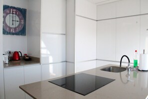 Fridge, microwave, oven, stovetop - The Perfect Penthouse on the Villamartin Plaza With Views Inside the Plaza. (Orihuela)