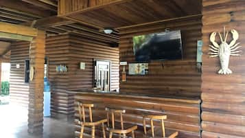 Bar (en la propiedad)
