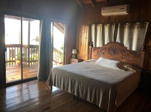 Deluxe Villa | 3 bedrooms, iron/ironing board, free WiFi, bed sheets - Paradise in Marbella Omoa (Omoa)