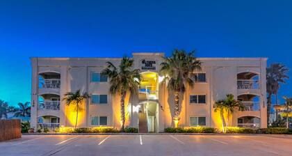 Your Seaside Condo's Await: Stay Longer, Save More with 10% Off 7+ Nights