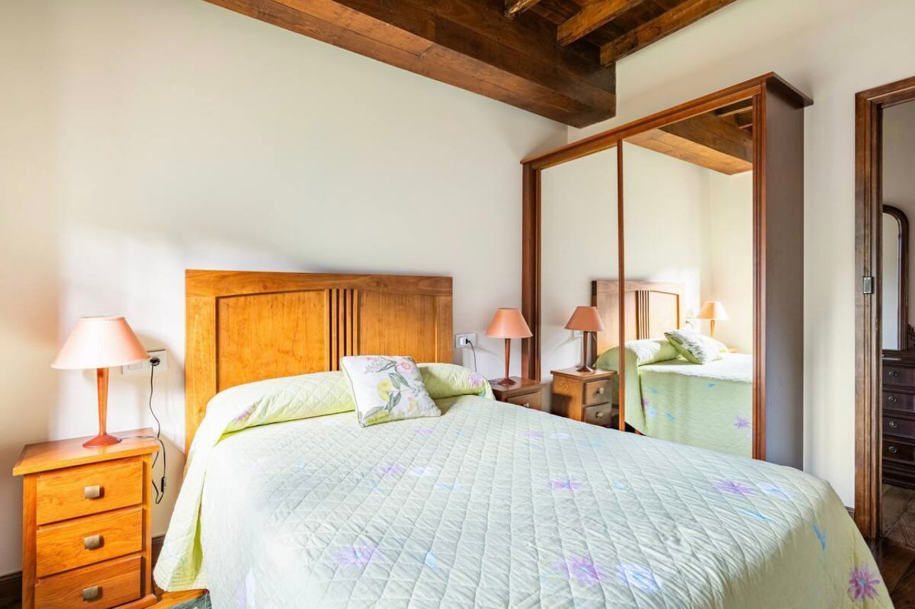 5 slaapkamers, een strijkplank/strijkijzer, gratis wifi, beddengoed