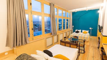 1 habitación, tabla de planchar con plancha y wifi