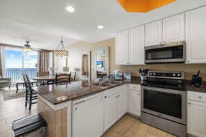 Fridge, microwave, oven, stovetop - Lighthouse 413 by Liquid Life (Gulf Shores)