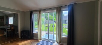 Steps to Georgian Bay, Is this one bedroom Full guest house Hide away.